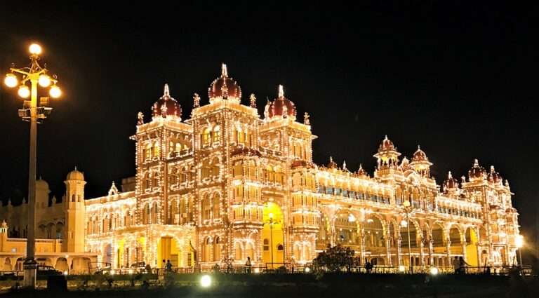 Best Tourist Places in Karnataka