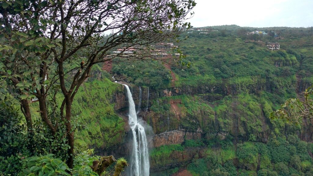 Best Road Trips to Take in Maharashtra