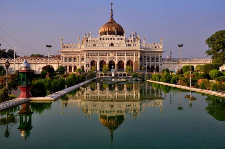 5 Best Places to visit in Lucknow