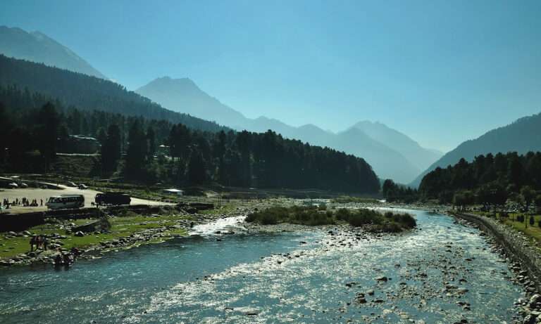 Best Road Trip Places in Jammu and Kashmir